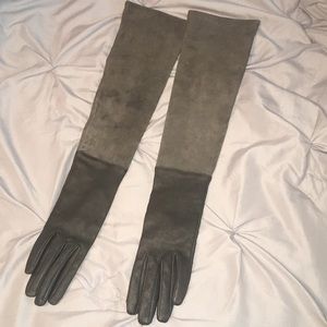 Elie Tahari Accessories - Elie Tahari green suede and leather sleeved gloves Elie Tahari Accessories - Elie Tahari green suede and leather sleeved gloves